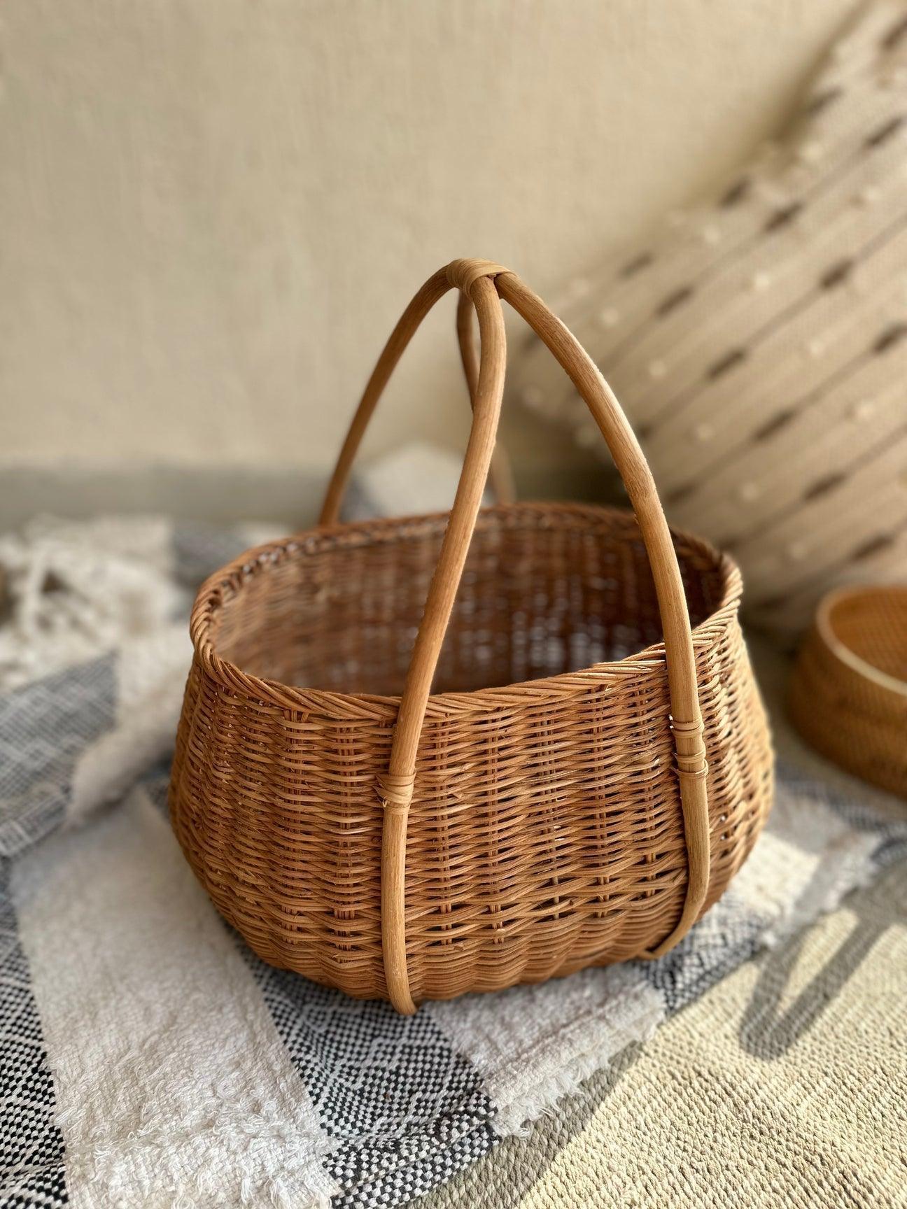 Rattan Traditional Basket With Handle Fruit Storage Gifting