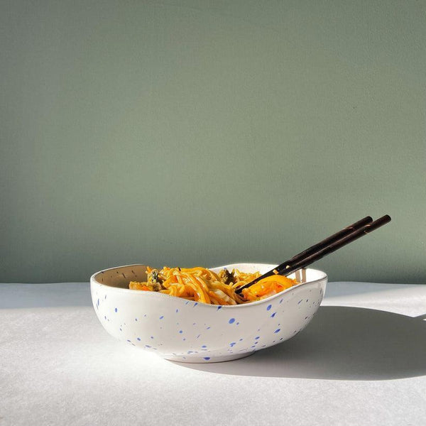 White Sleek Ceramic Serving Bowl For Kitchen Serveware – IKIRU
