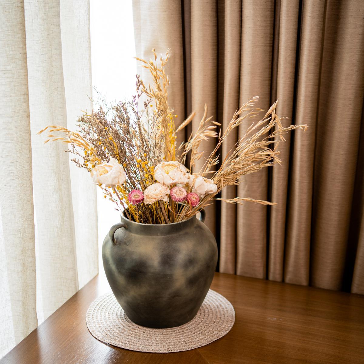 Antique Grace Ceramic Vase with 1Pc Dried Flower Bunch | Flower Pot