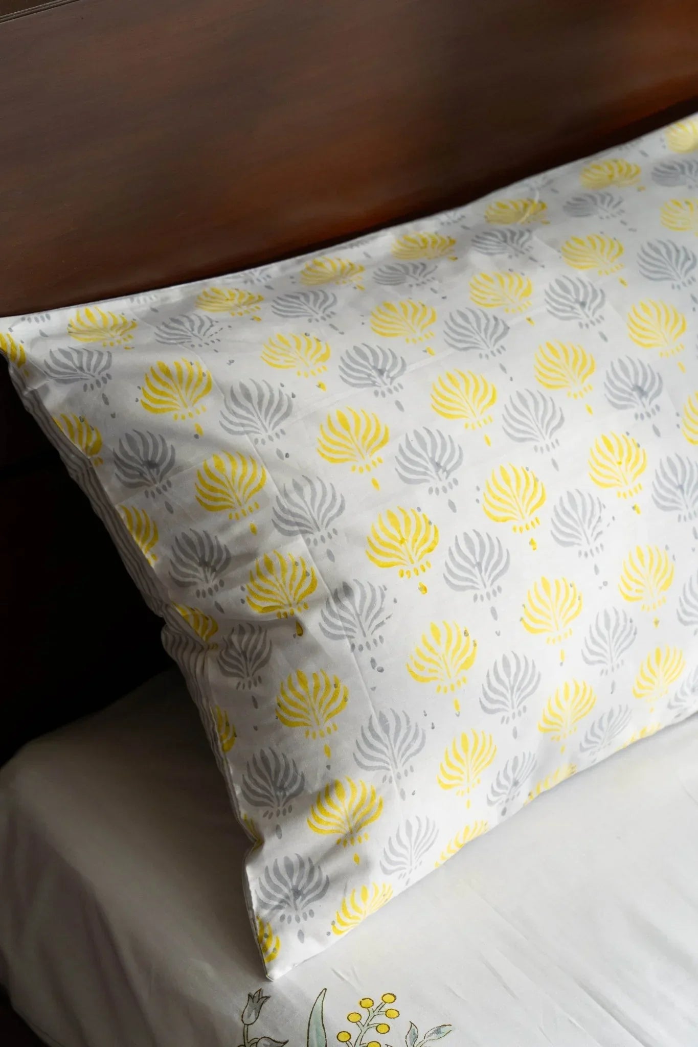 Champa Bloom Bedsheet With Pillow Covers