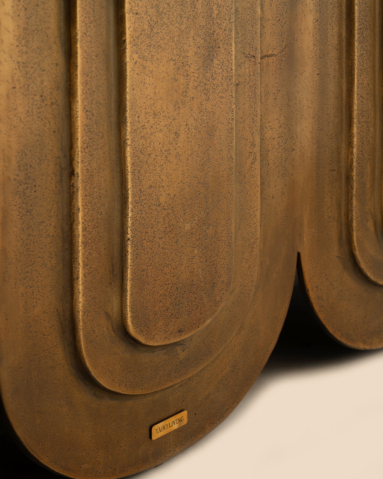 The veil console table