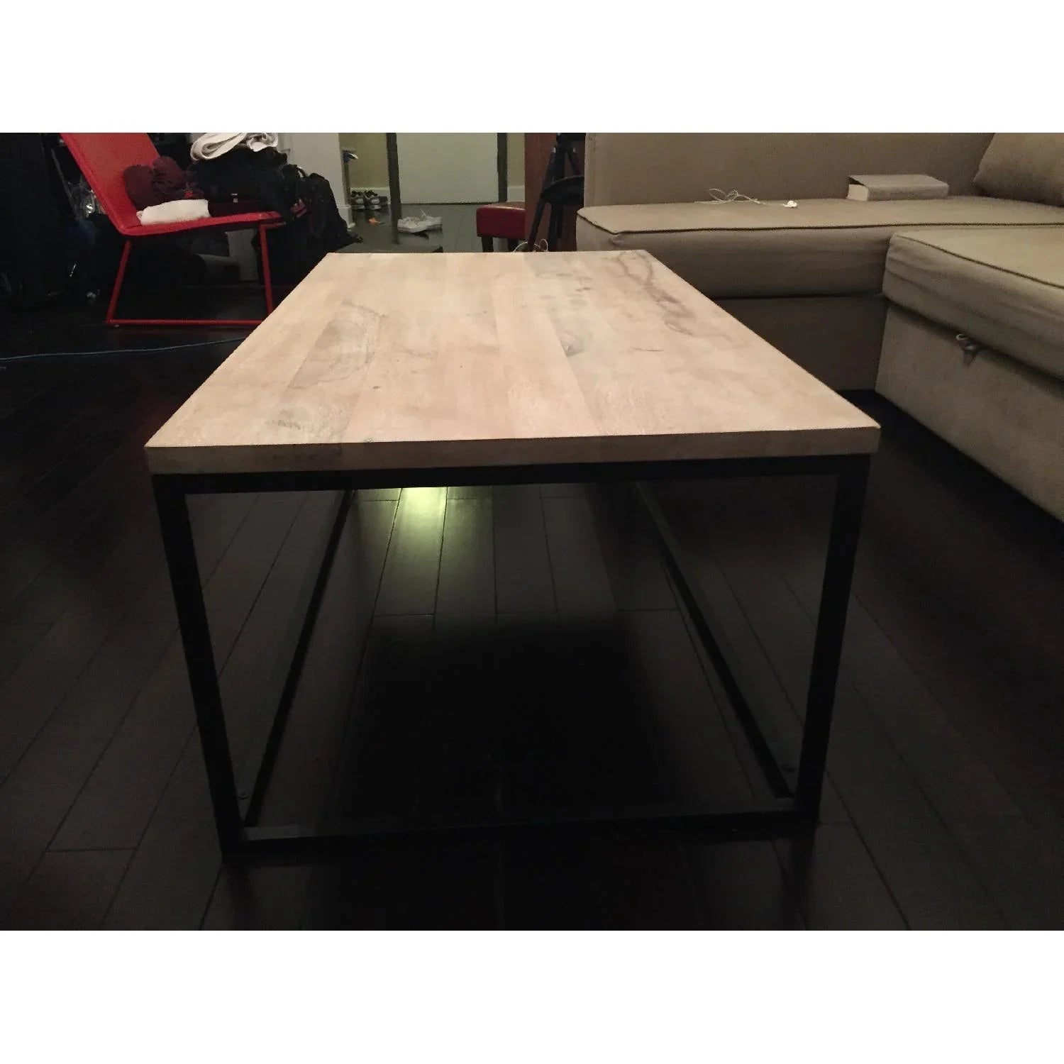 Mangifera Ika Coffee Table | Mango Natural and Metal Black