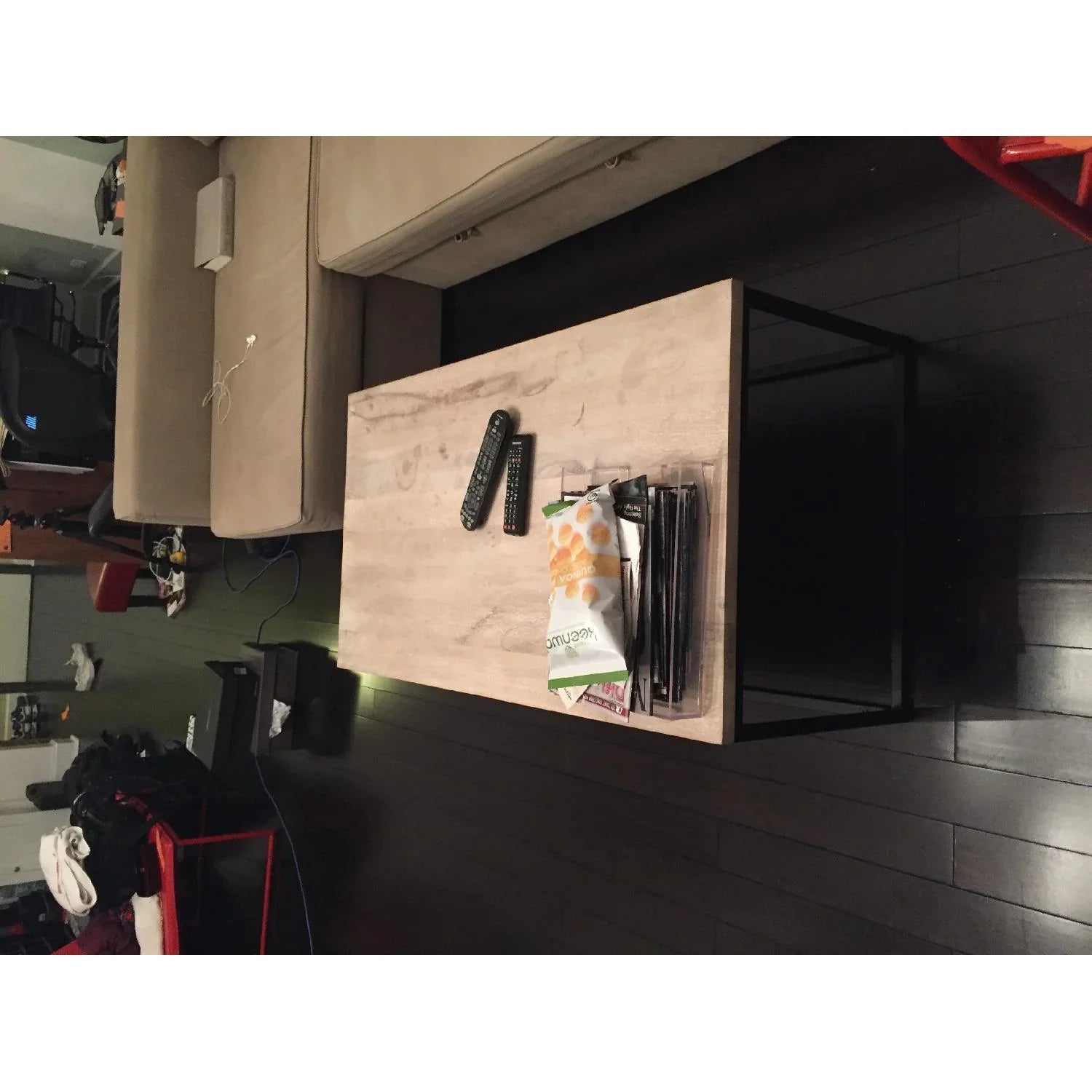 Mangifera Ika Coffee Table | Mango Natural and Metal Black