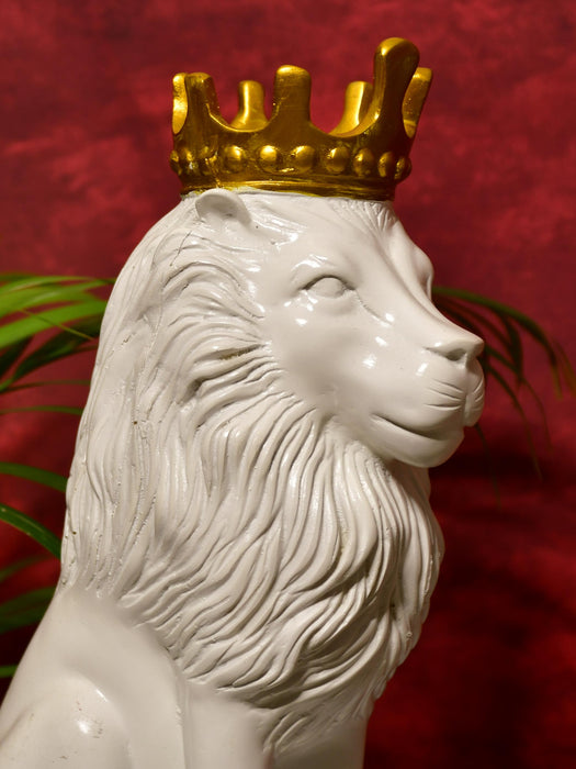 Lion Showpiece