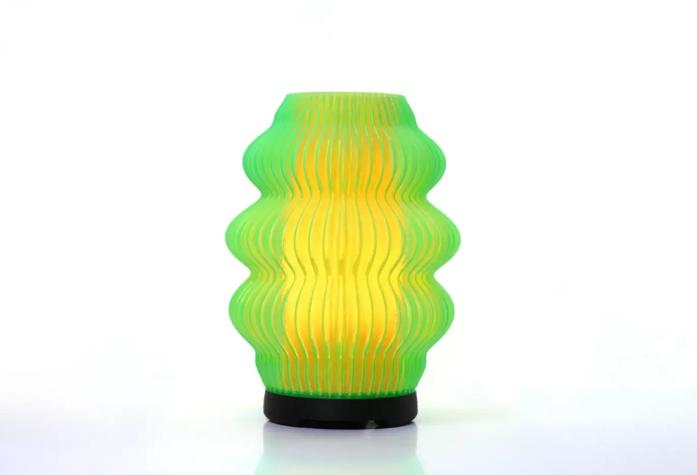Noir ripple table lamp