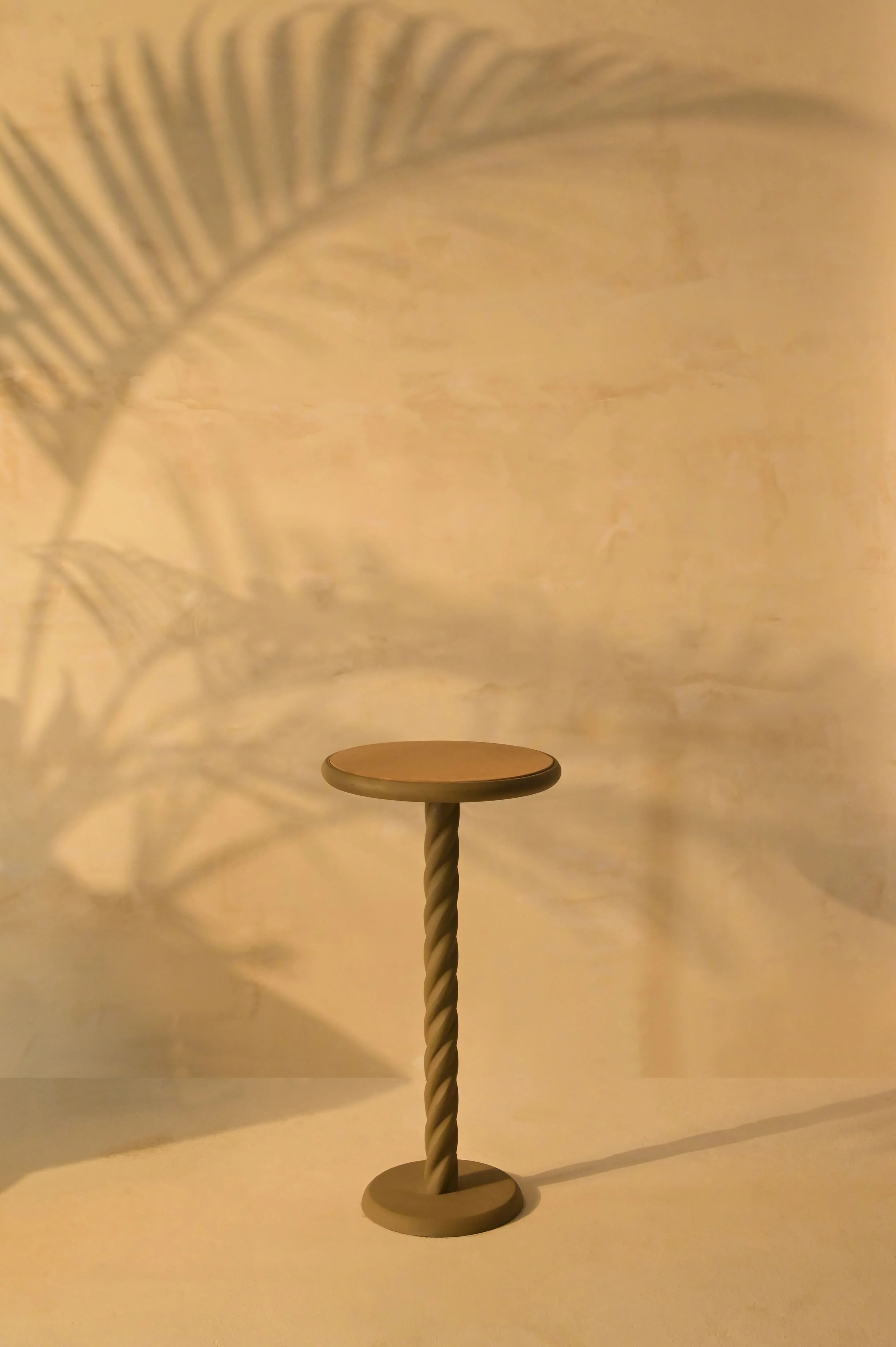 Tova Table | Aluminium