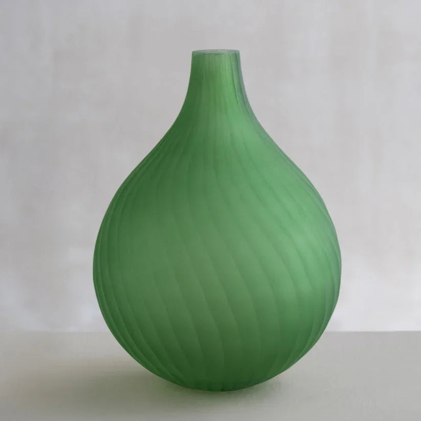 Dhara Vase – Elegant Decorative Vase