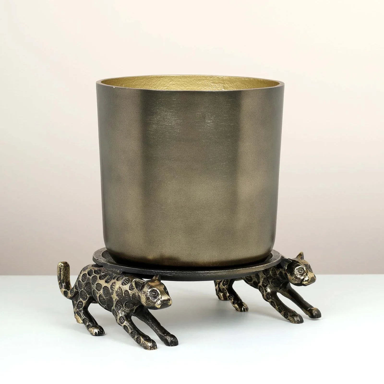 Leticia Panther Table Top Planter