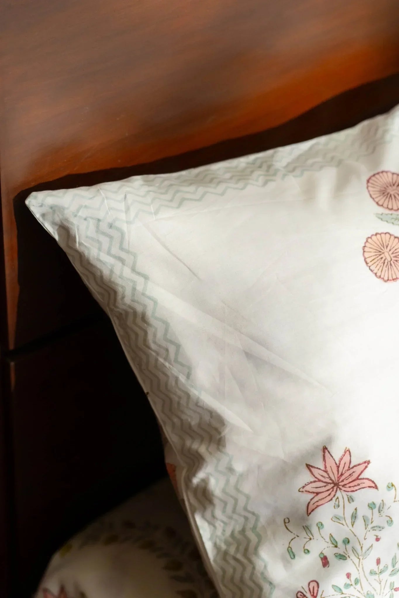 Floral Vine Block Print Bedsheet With Pillow Covers