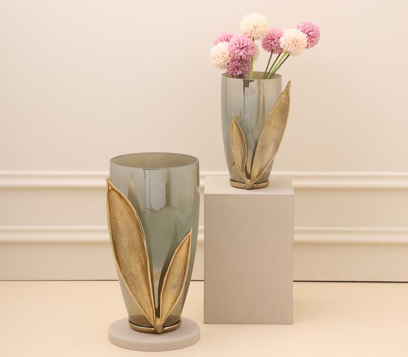 Enclosed Leaf Vase for Living Room Decor
