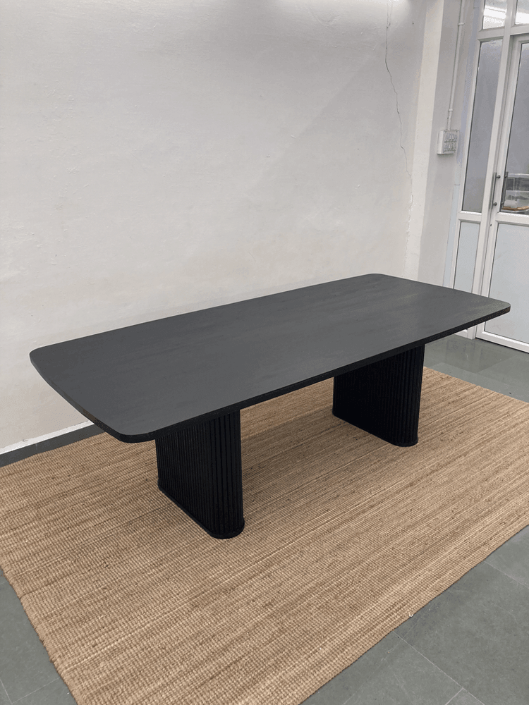 Walter dining table | Solid teak wood