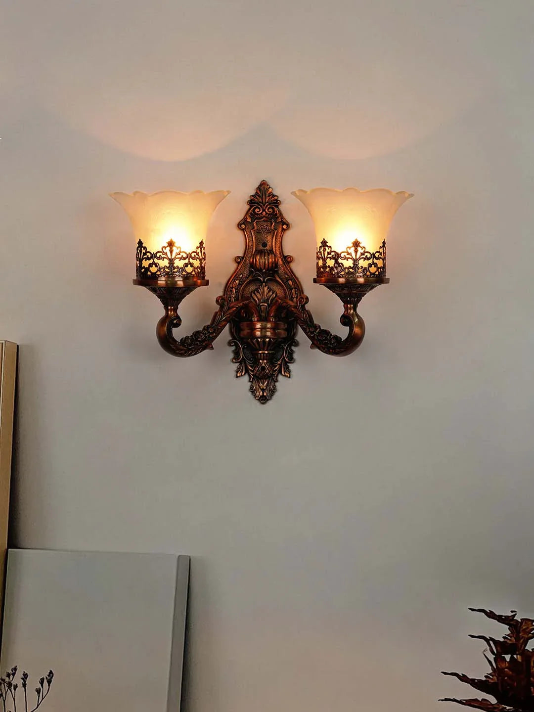 Antique Copper Finish Classic 2-Lights Aluminium Wall Lamp With Adorned Translucent Glass Shades