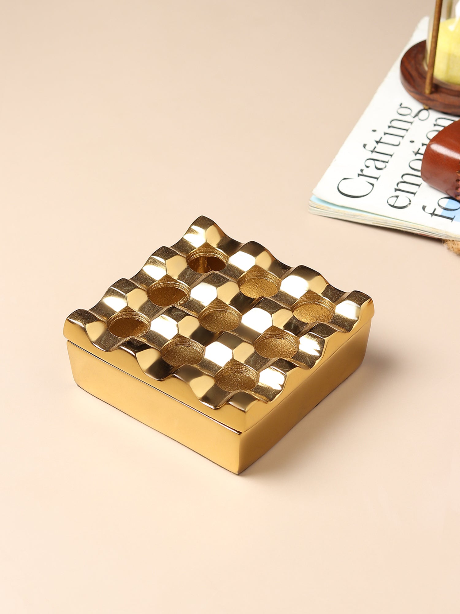 Alaric’s Gold Ashtray – Luxury Aluminium Ashtray in Gold Finish for Modern Home & Table Décor