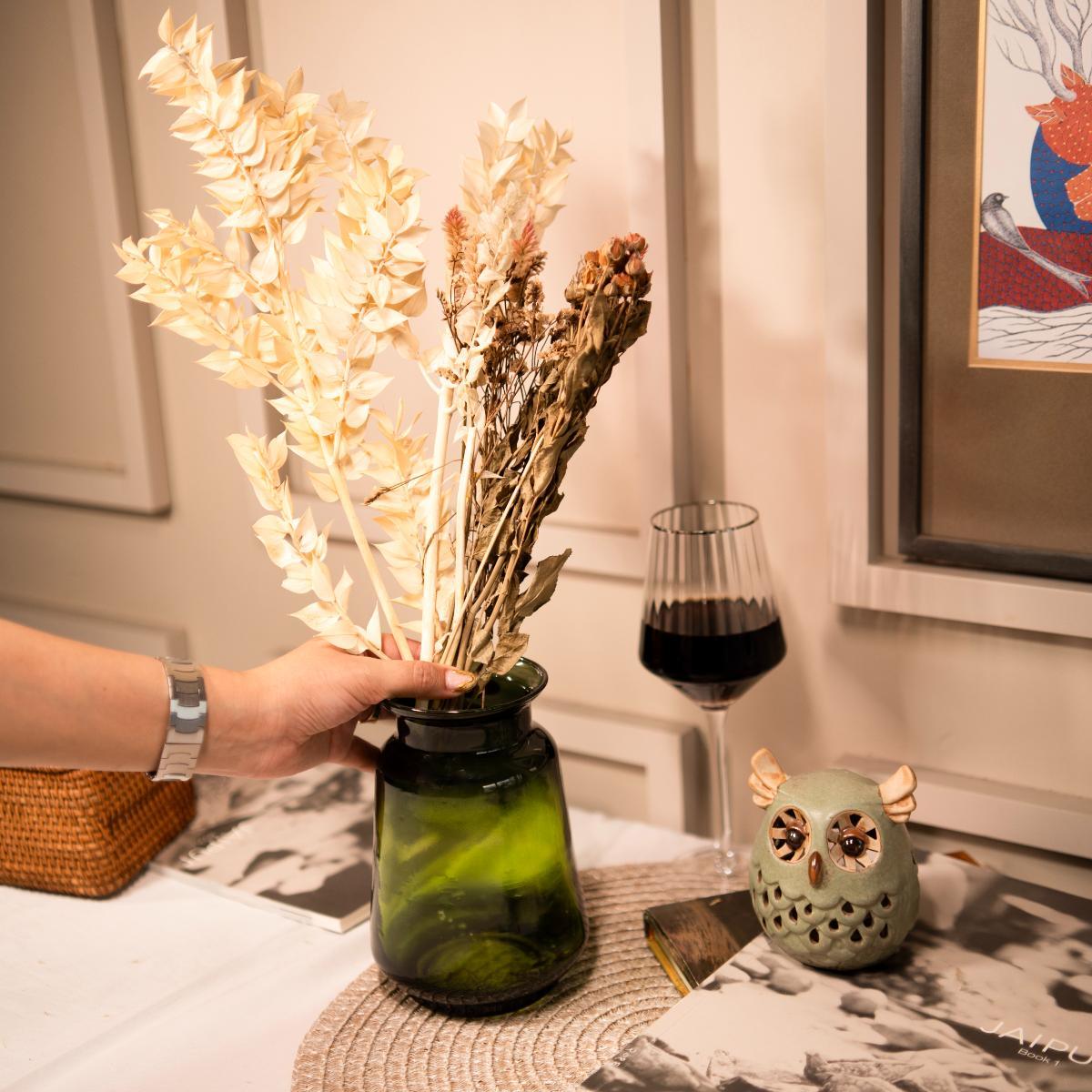 Emerald Elegance Vase With Bunch