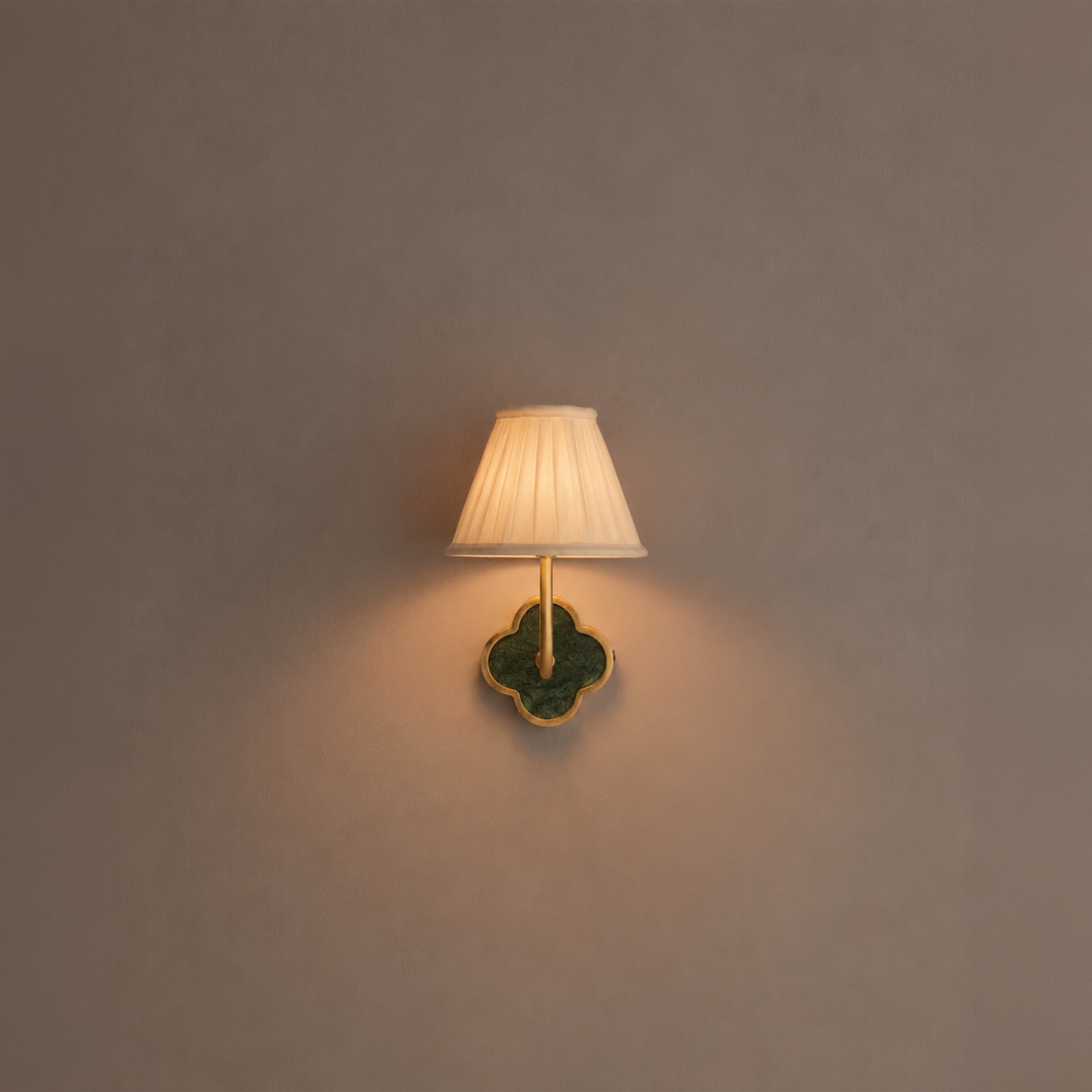 Clover Wall Lamp