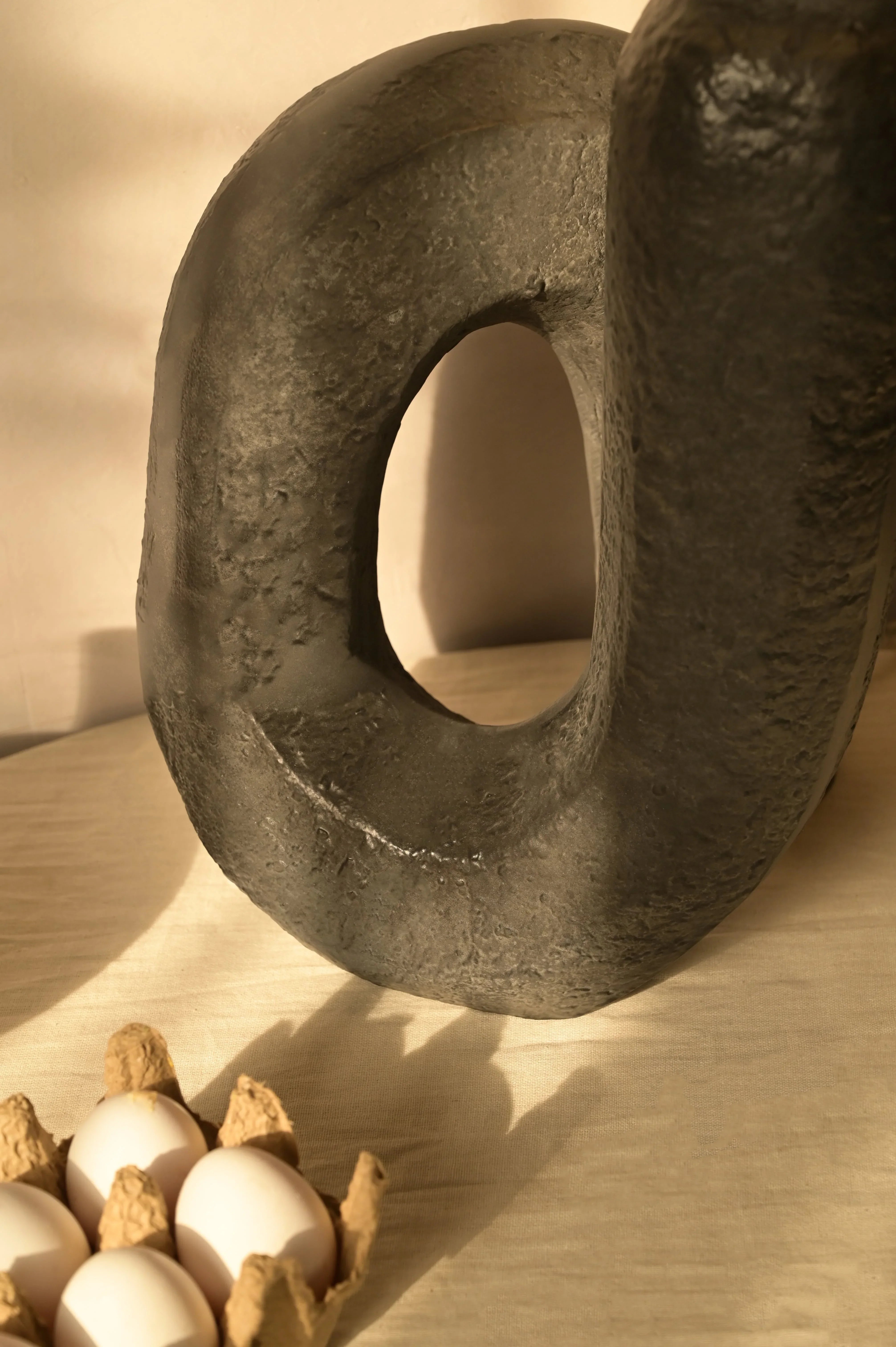 Lush Modern Black Table Lamp for Living Room | Designer Aesthetic Bedside Lamp