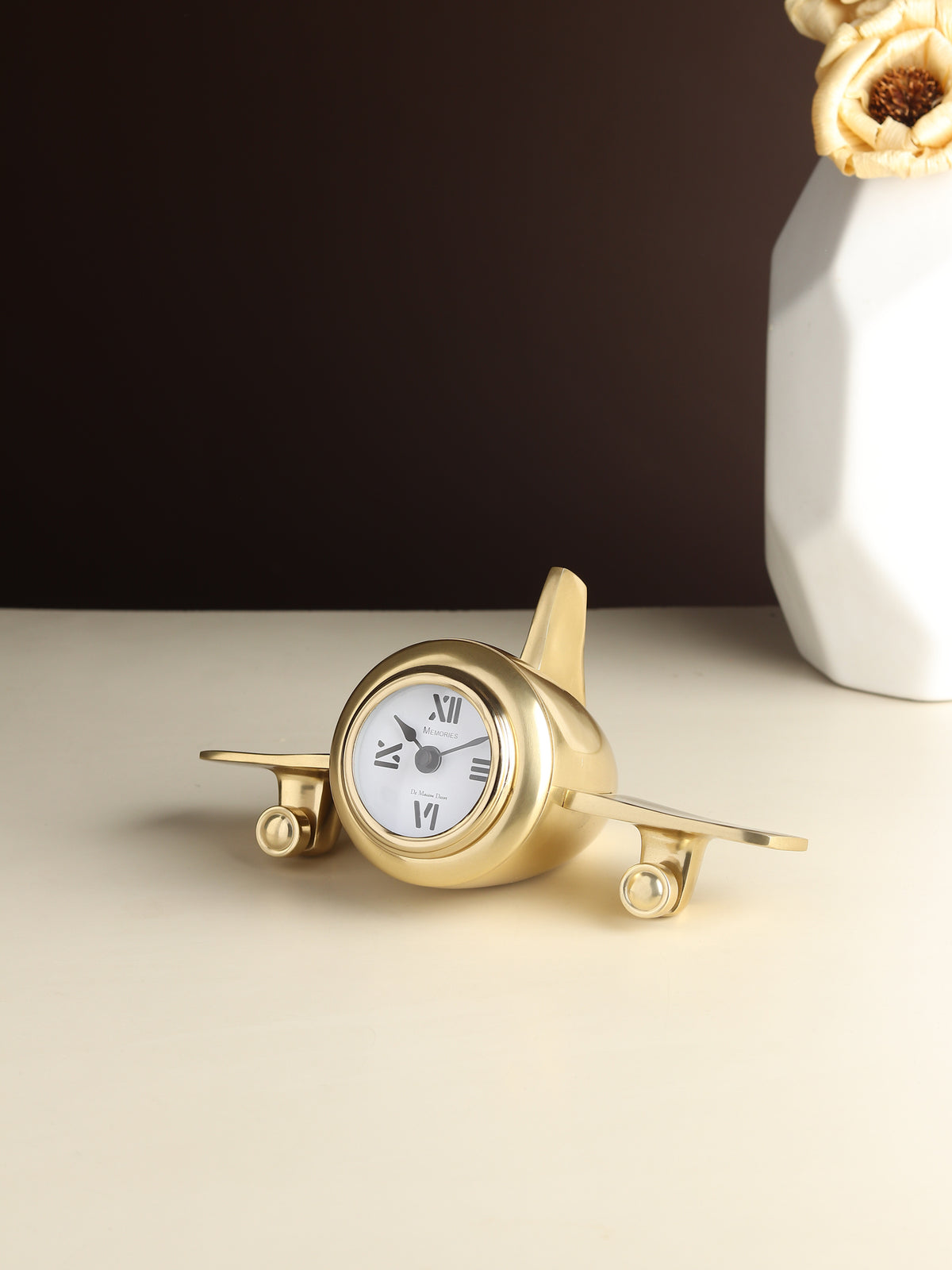 Retro Wing Table Clock