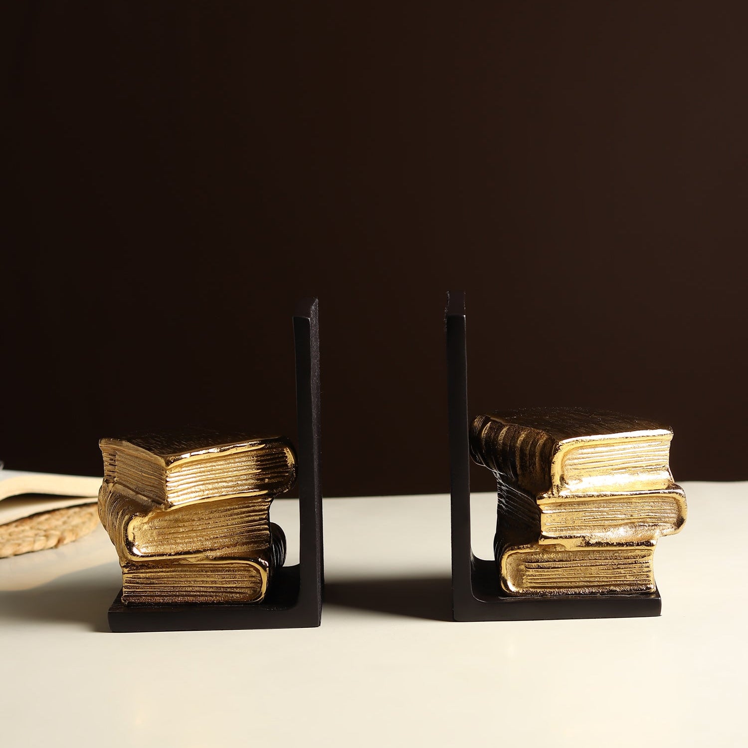 Dante’s Bookend – Decorative Aluminium Bookend for Bookshelves, Study Tables & Home Library Décor