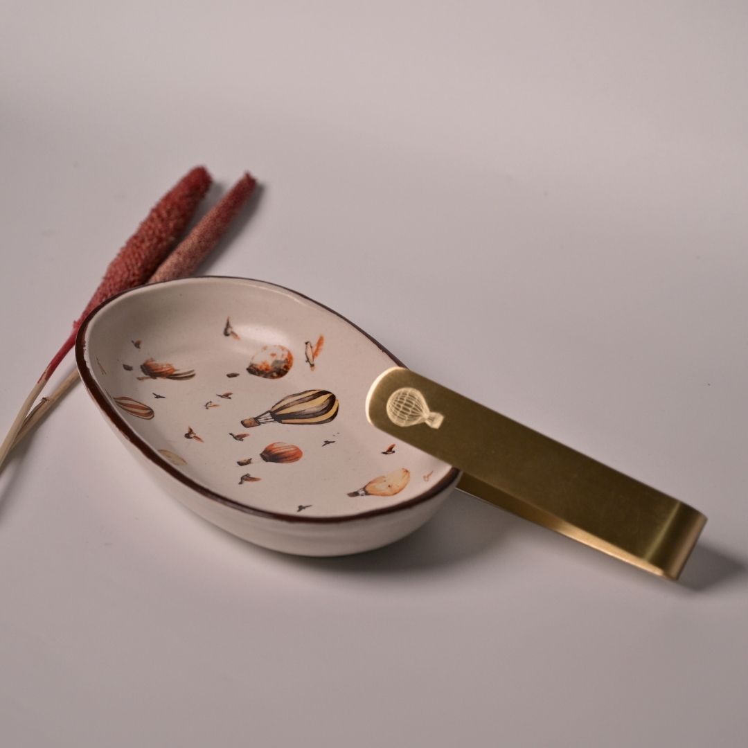 Stoneware Oval Tray with Hot Air Balloon Print & Brass Tong – Whimsical Serveware Set for Snacks, Cookies & Festive Gifting