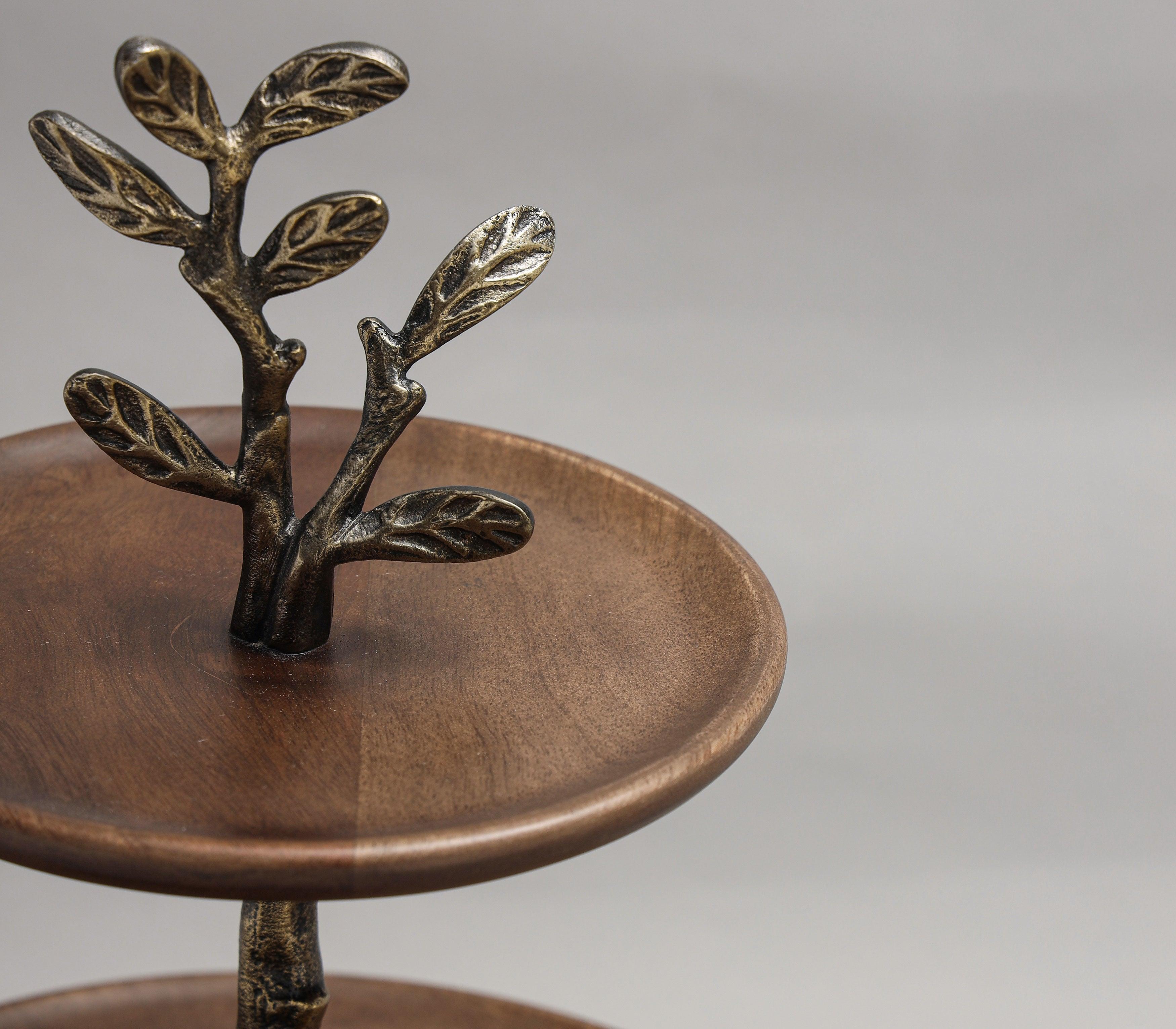 Essence of the Leaf Cake holder