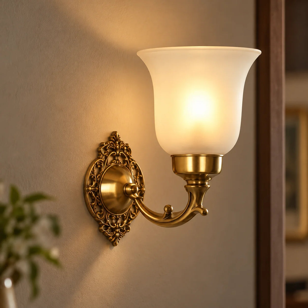 Small Traditional Brass Single Wall Light