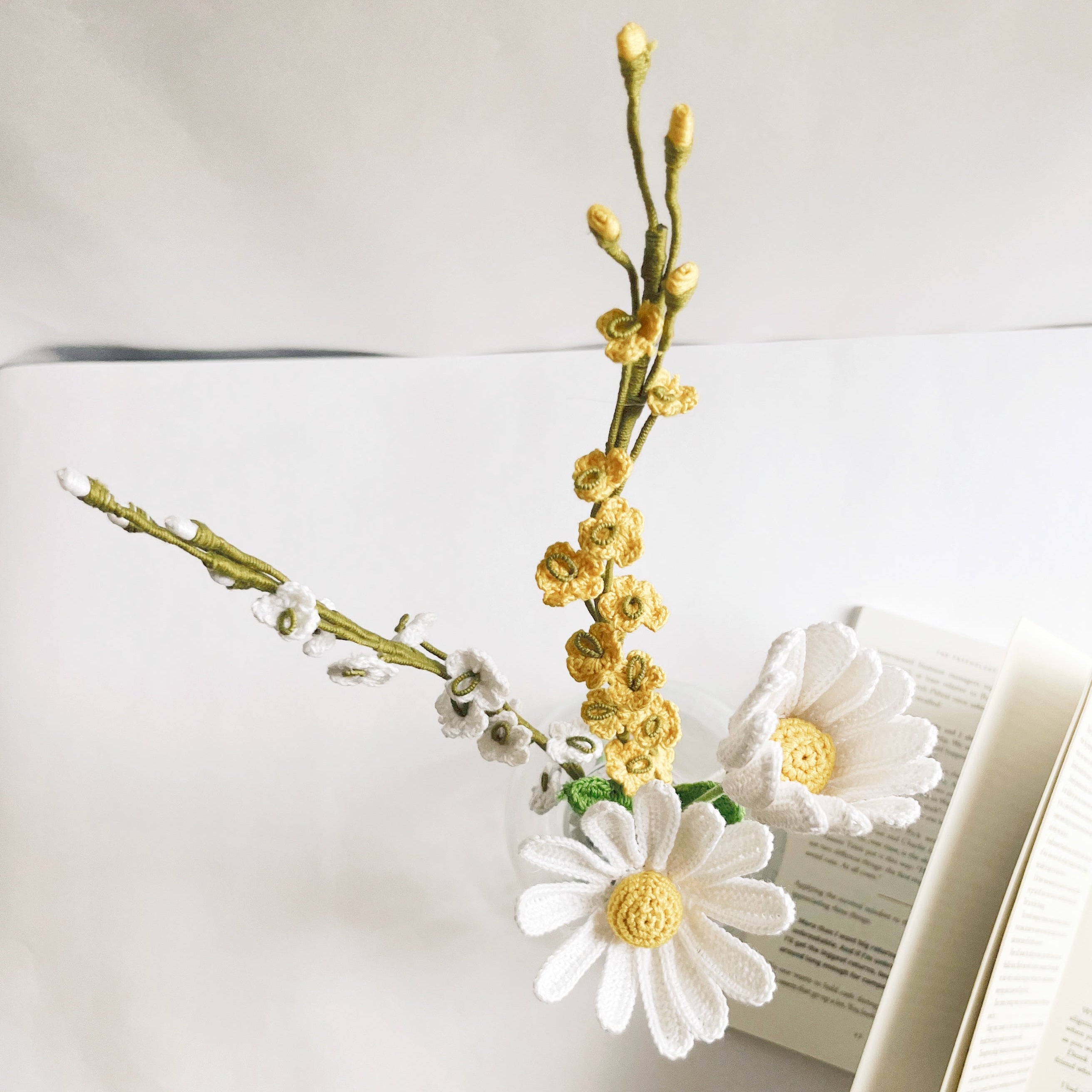Crochet Daisy Orchid Bouquet - Multicolor / 10" length / 4 Stems