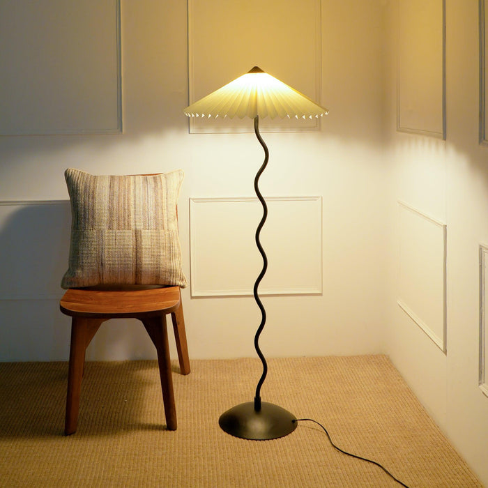 Buy Floor Lamp - Serpentine Floor Lamp by Fig on IKIRU online store