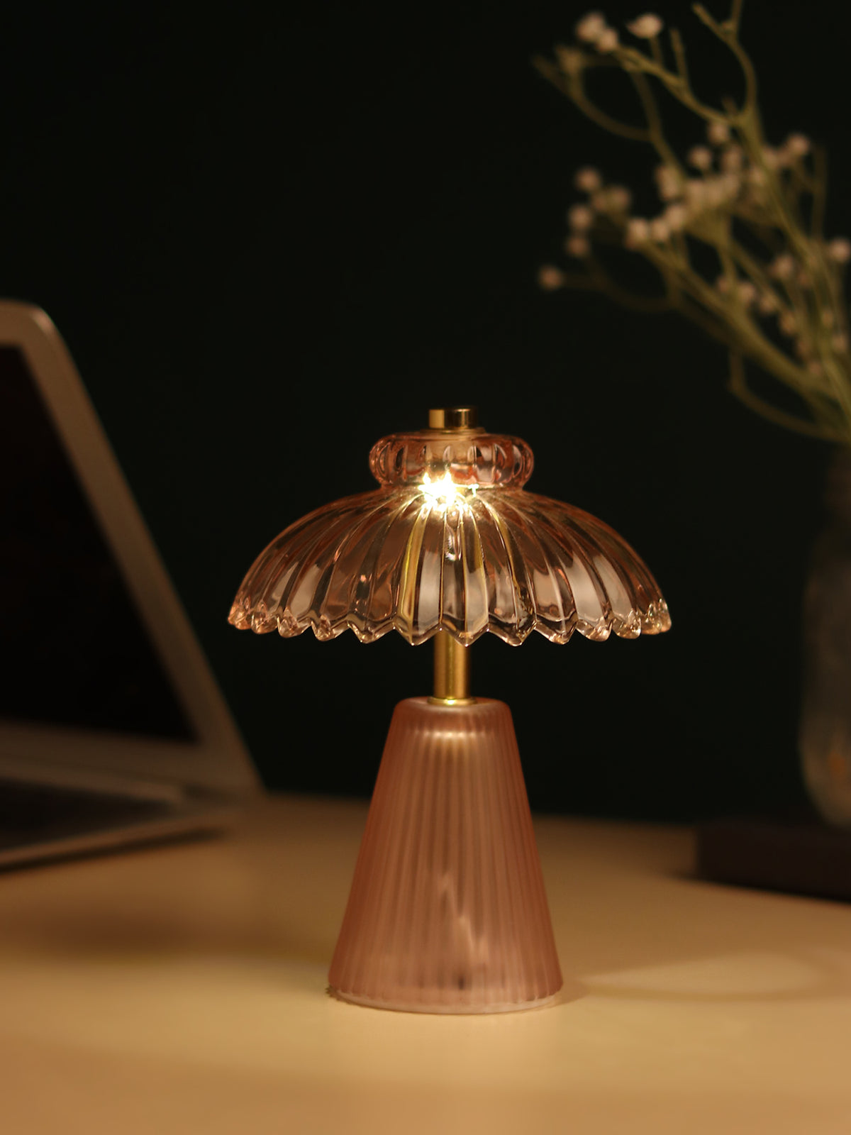 Cressa Crystelle Glass Lamp