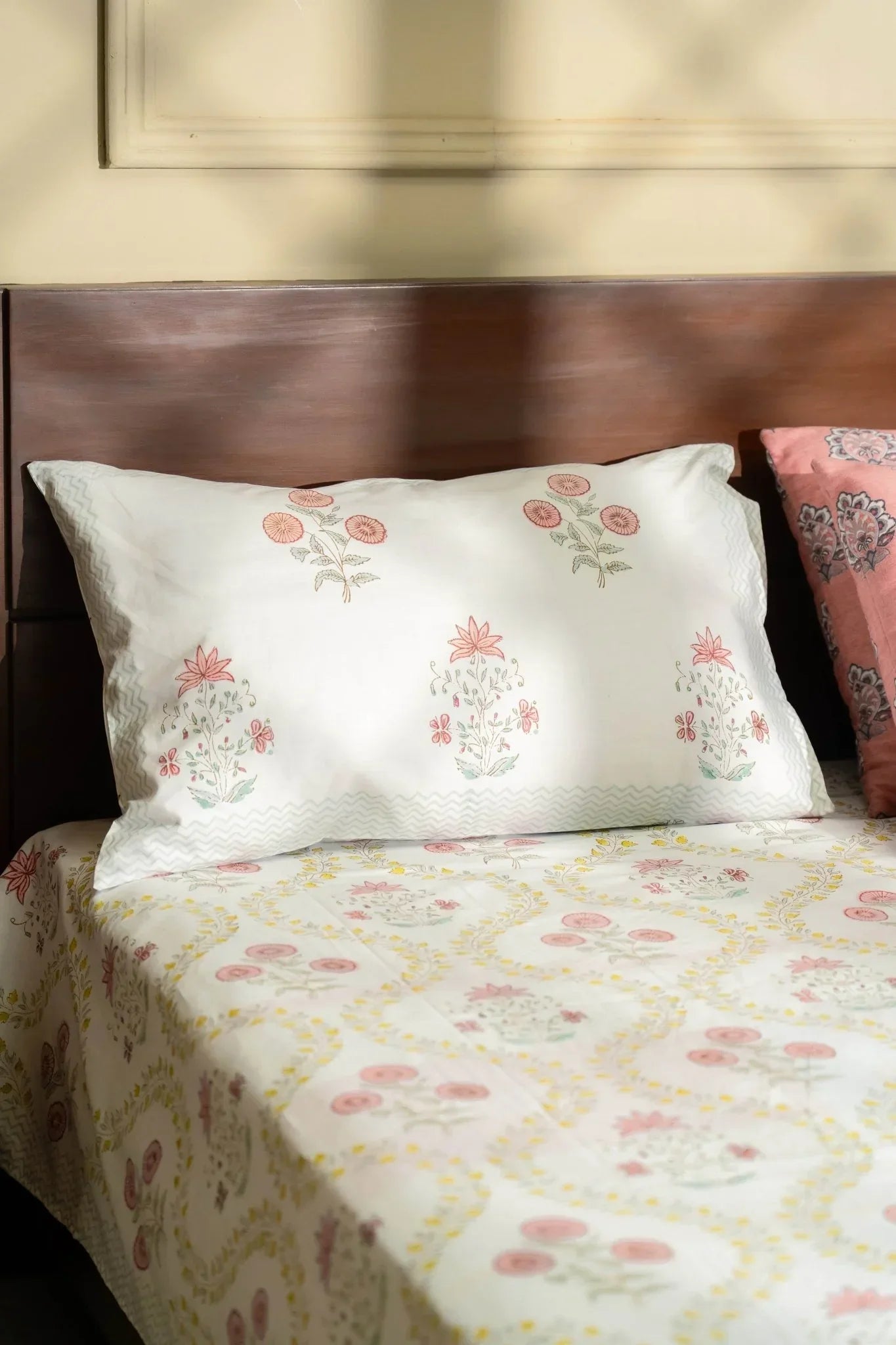 Floral Vine Block Print Bedsheet With Pillow Covers