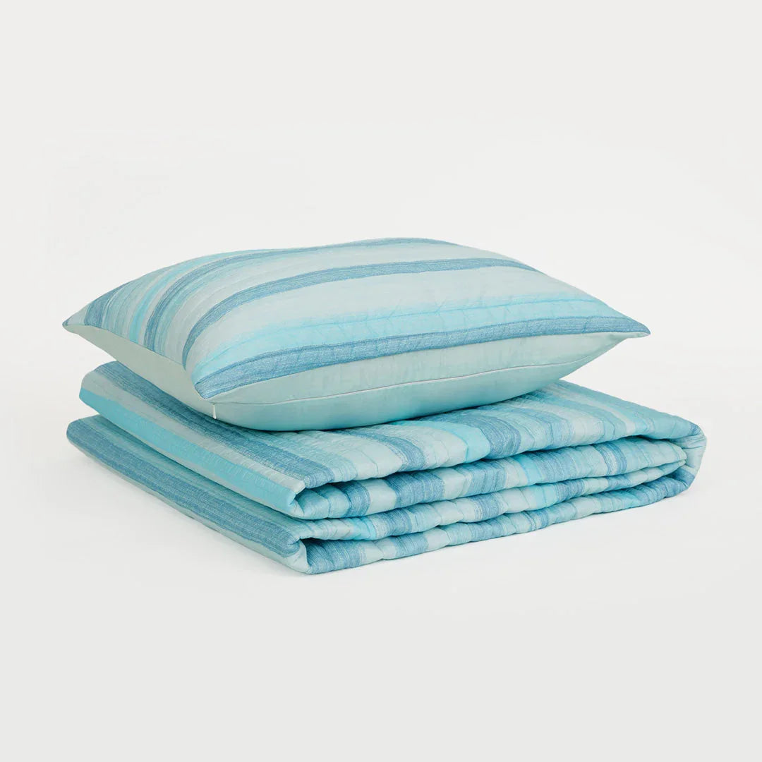 Blustroke Quilt And Pillow Cover Set
