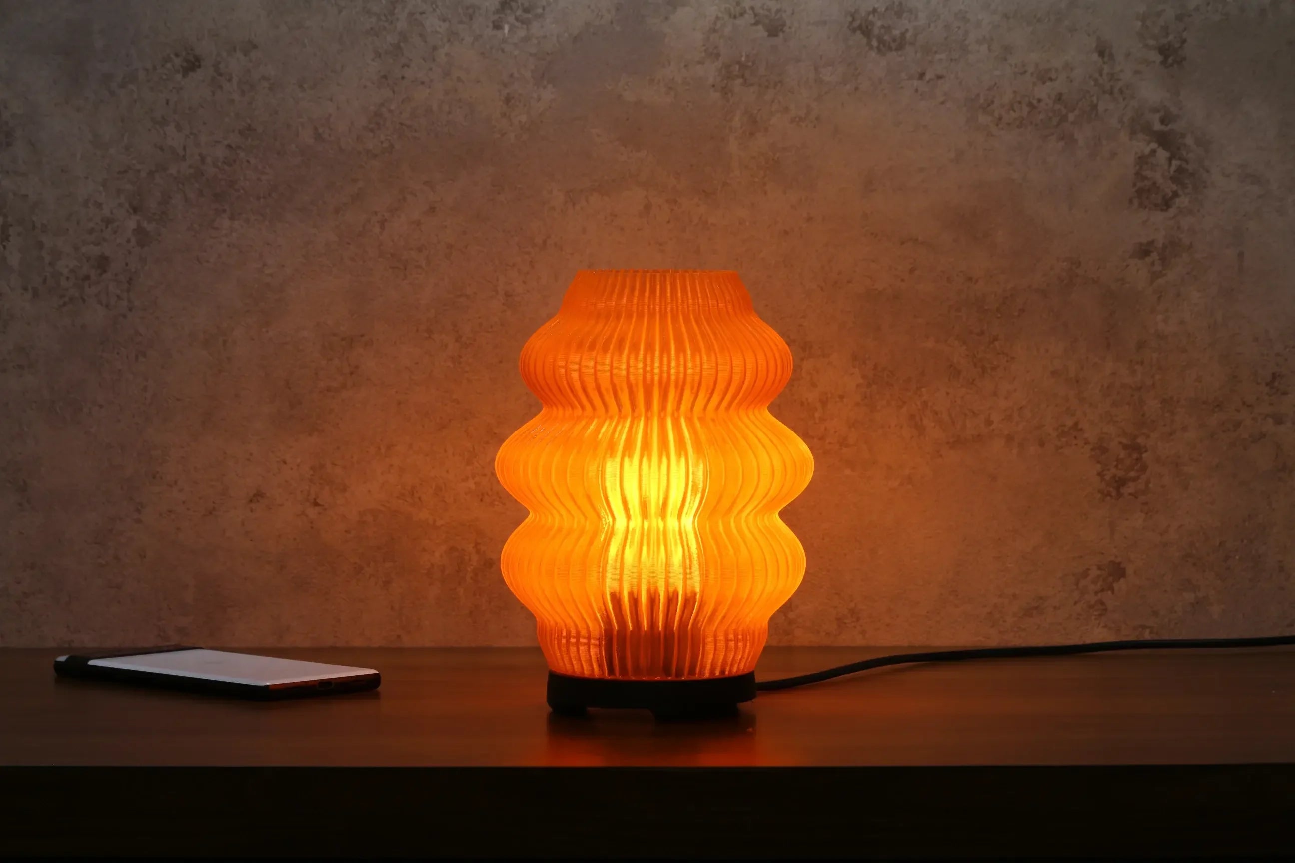 Noir ripple table lamp