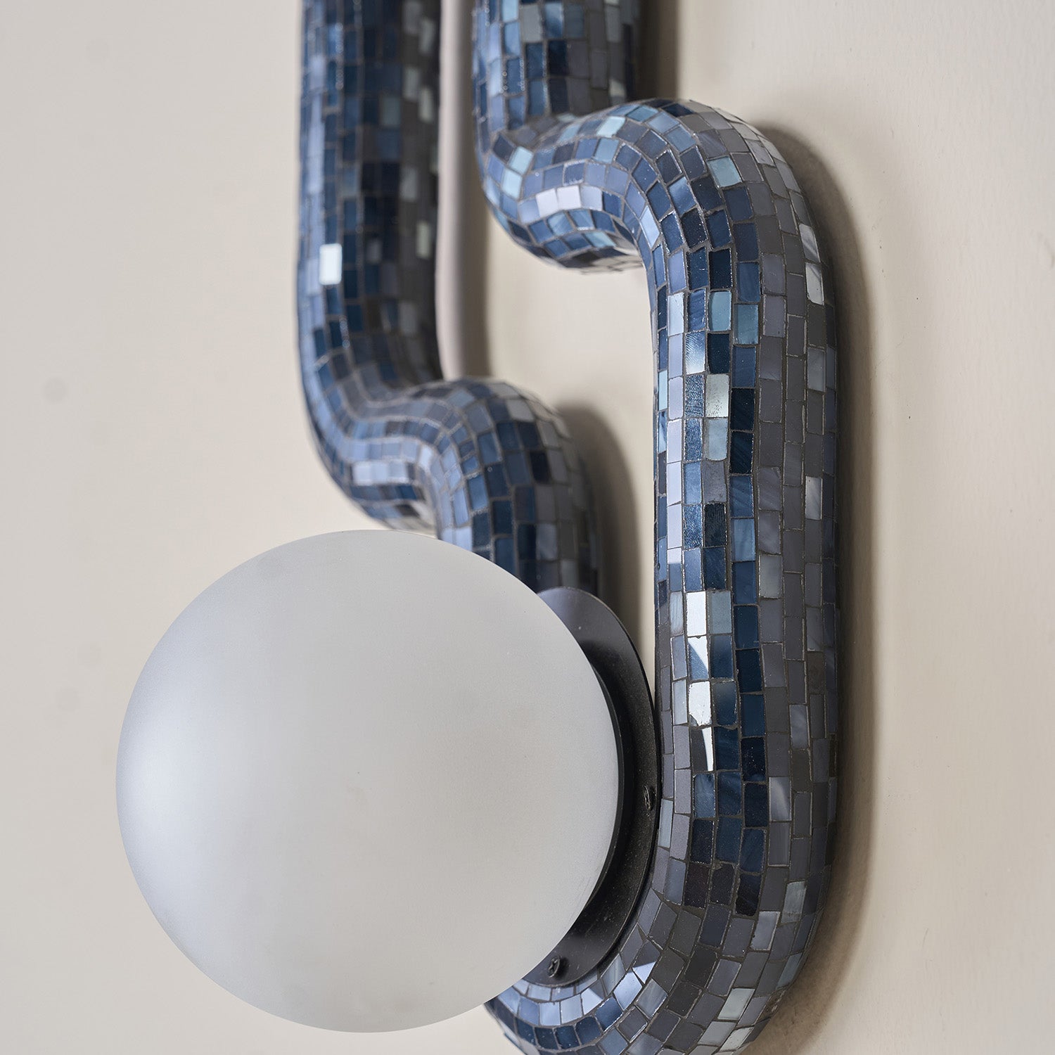 Reva Loop Wall Lamp