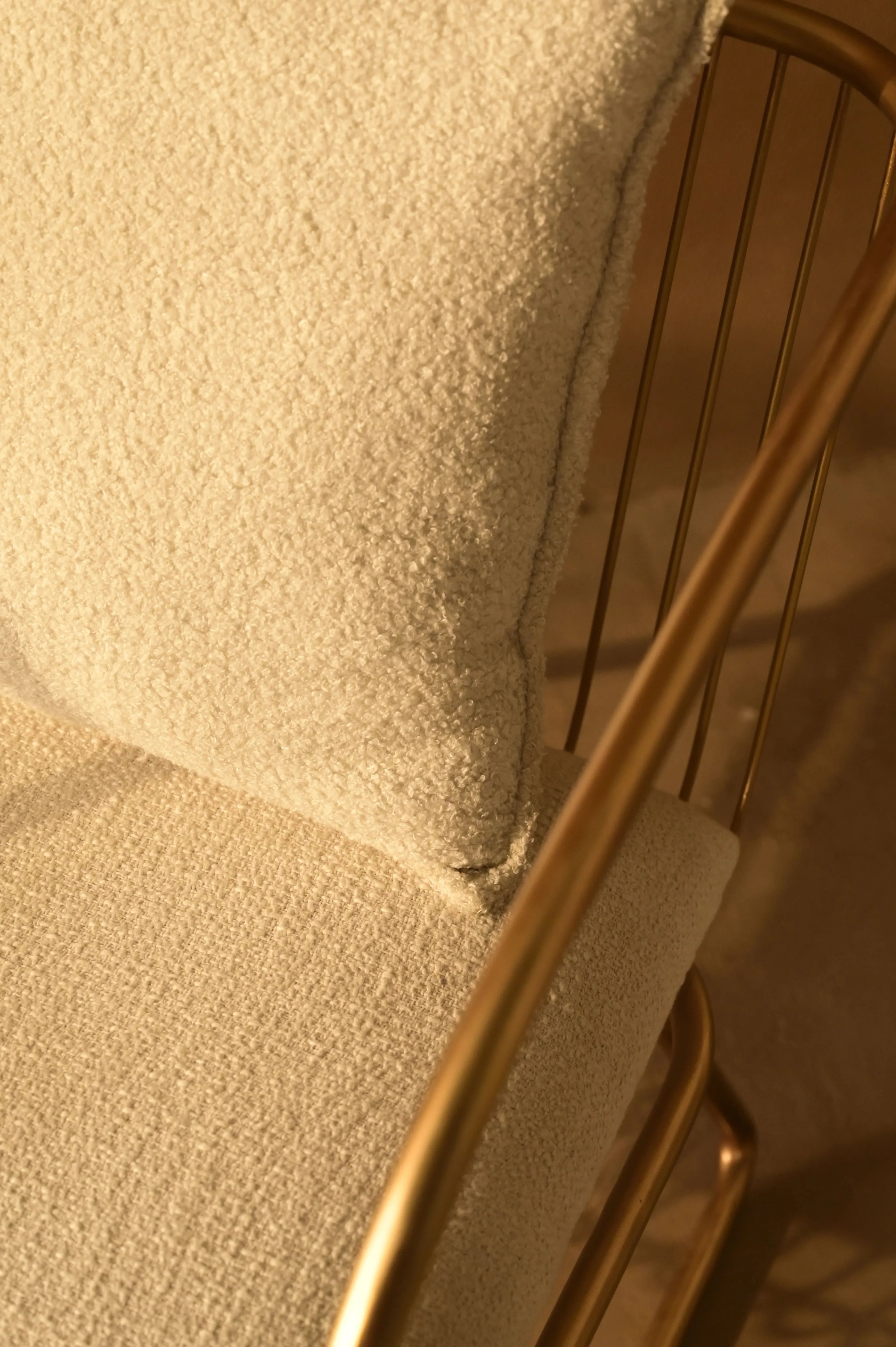 Nuvé Lounger | Iron