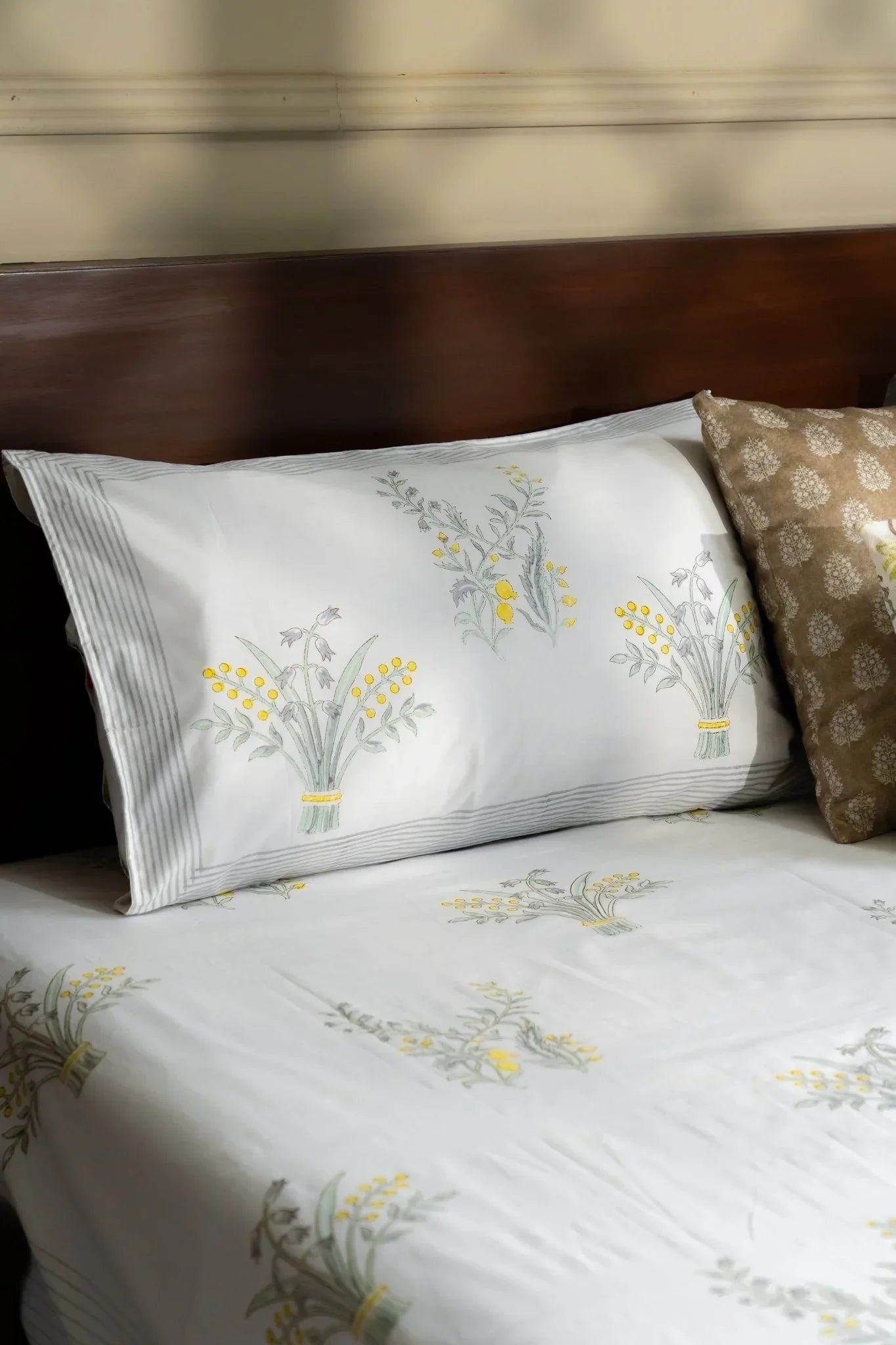 Champa Bloom Bedsheet With Pillow Covers