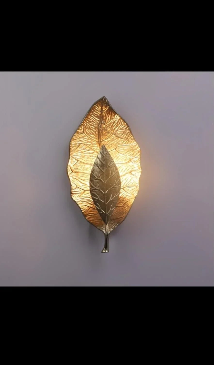 Antique Brass Finish Dual Adorned Leaves Contemporary Single Wall Light