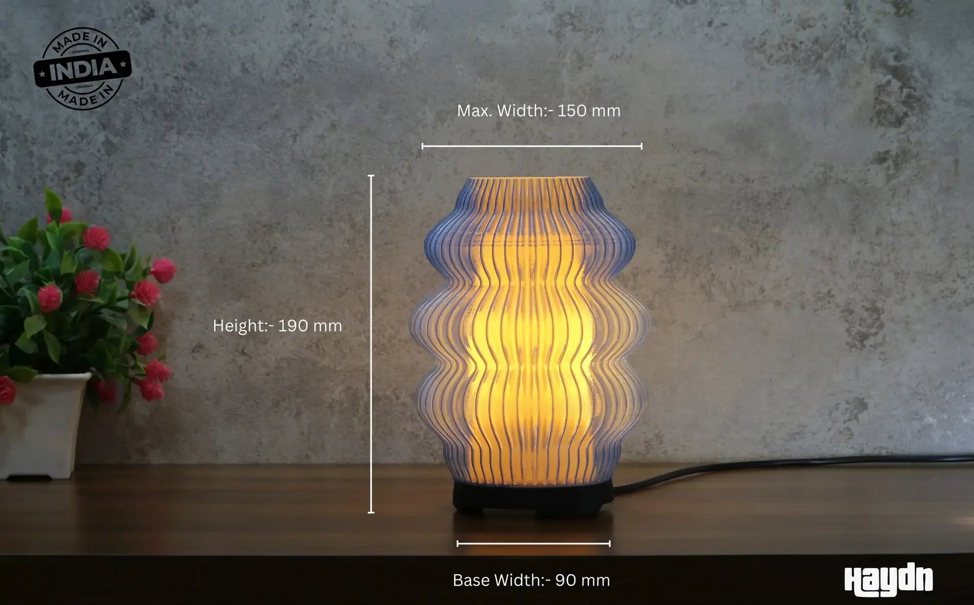Noir ripple table lamp
