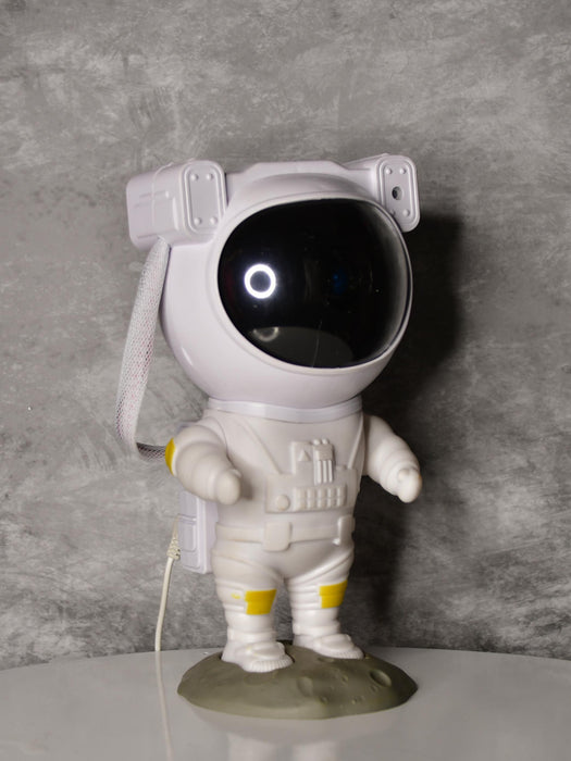 Astronaut Projector Lamp – Cosmic LED Night Light for Trendy Home Decor & Unique Gifts