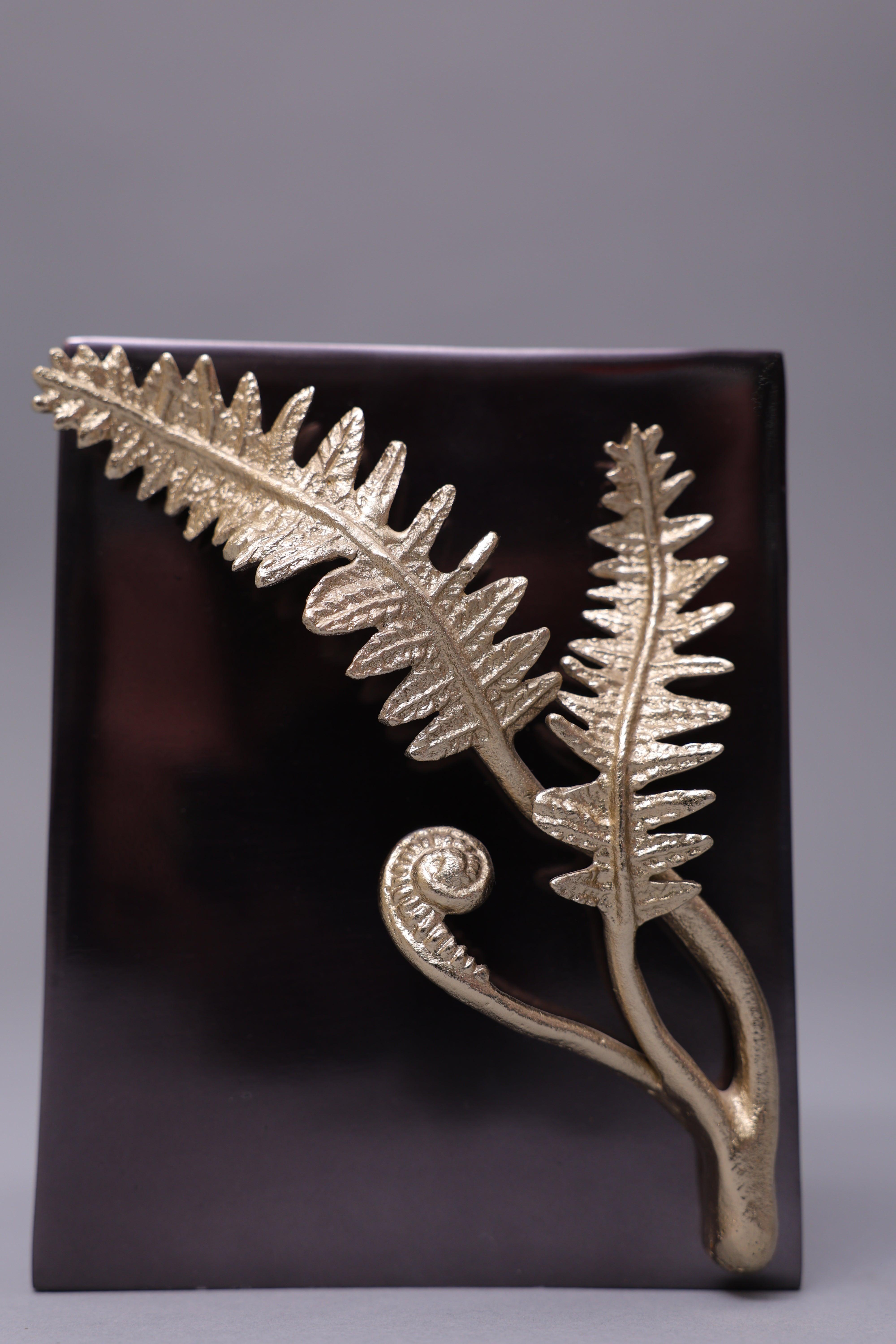 Fern Noir Tissue Holder