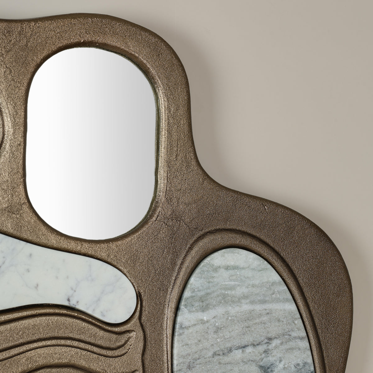 Travos Wall Decor