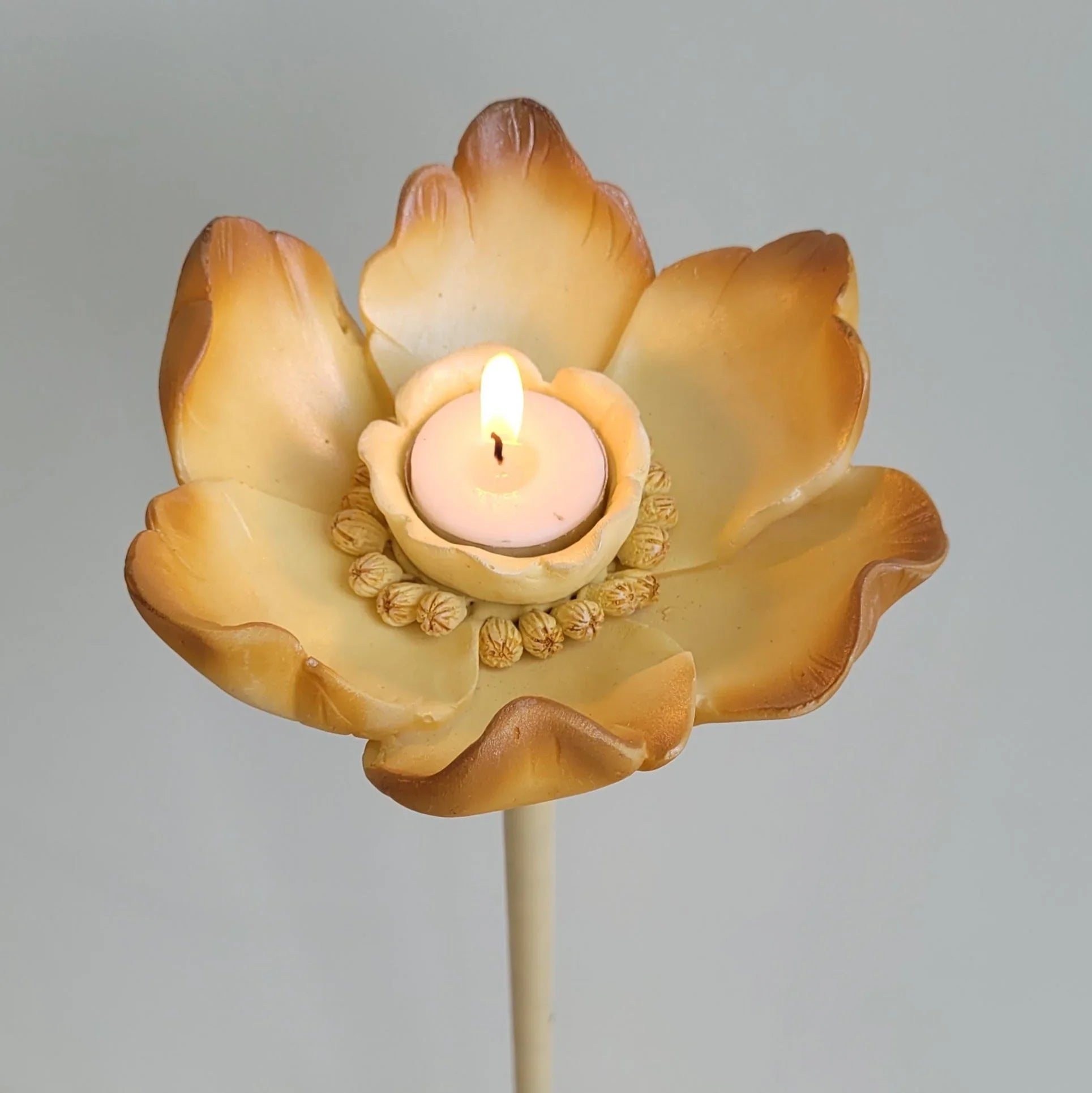 Decked-up Perched Tealight