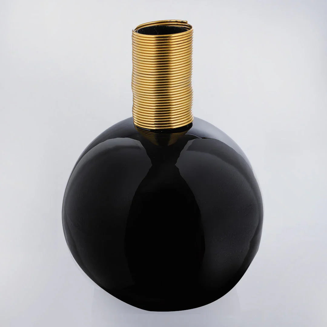 Midnight Black Vase With Gold Rim