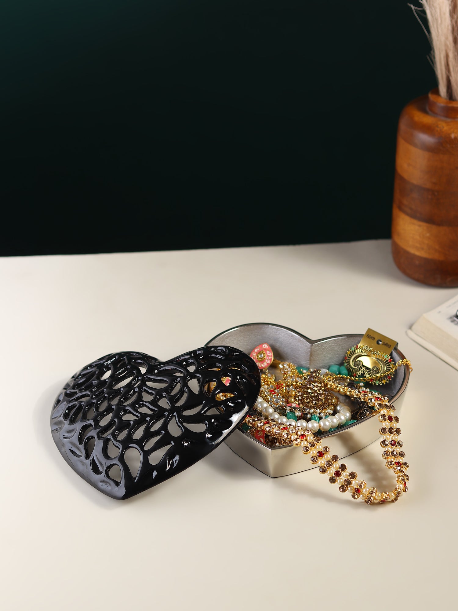 Vitalis Black Heart Box