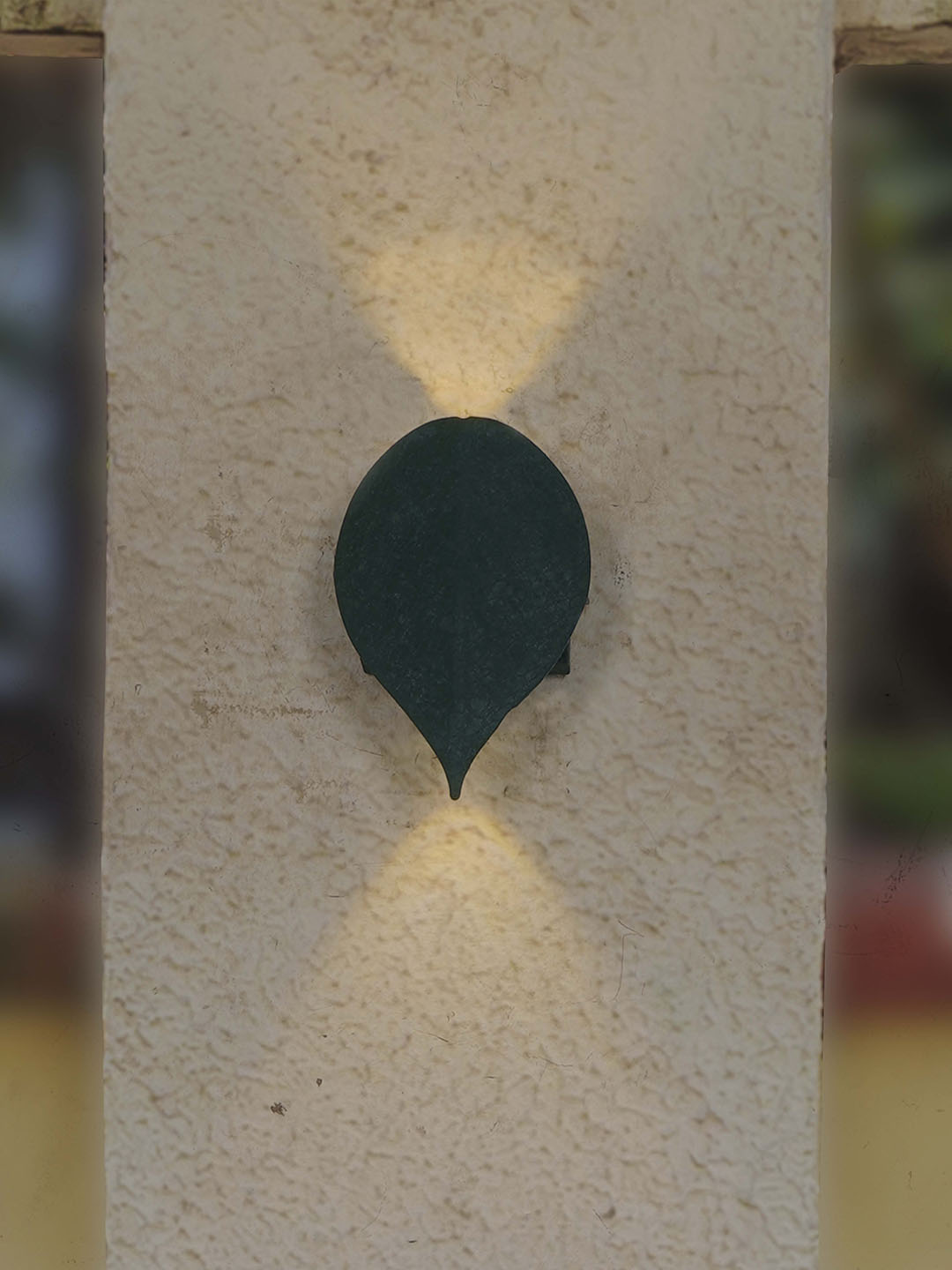 Small Compact Green Aluminum Heart-Shaped Leaf UpDown Outdoor Wall Light