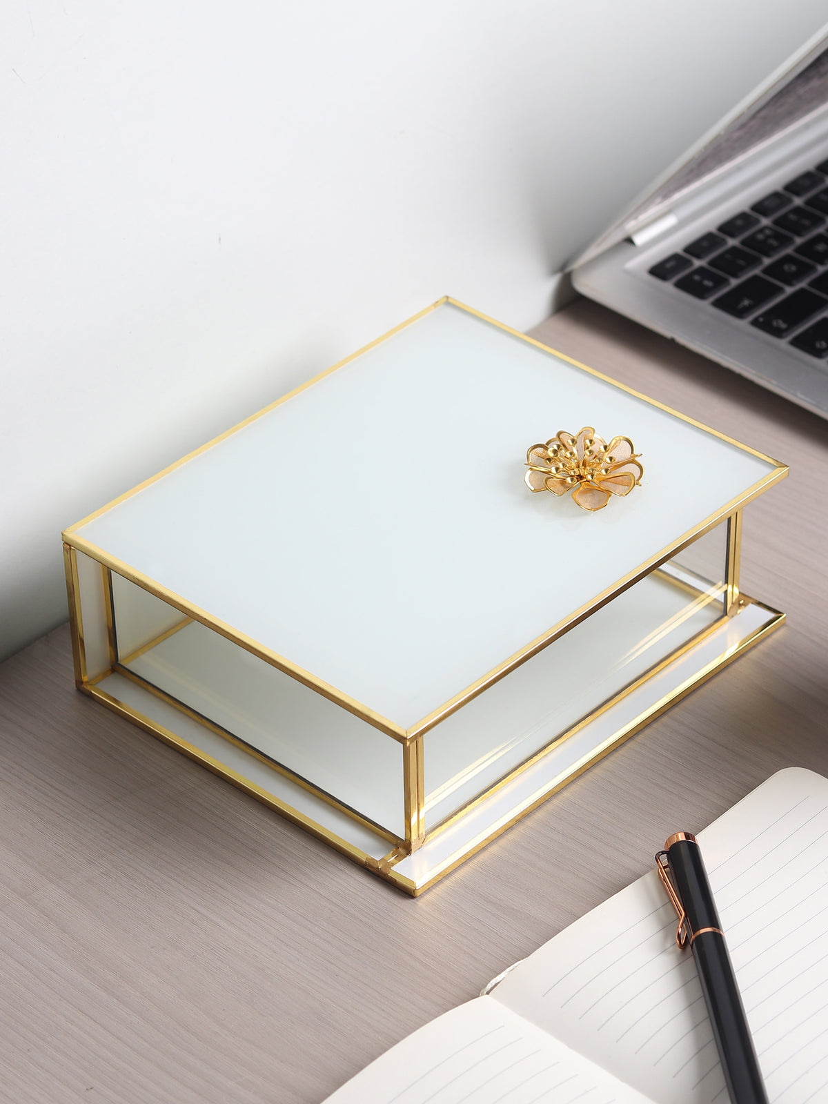 Livia's Flower Box In Gold Color