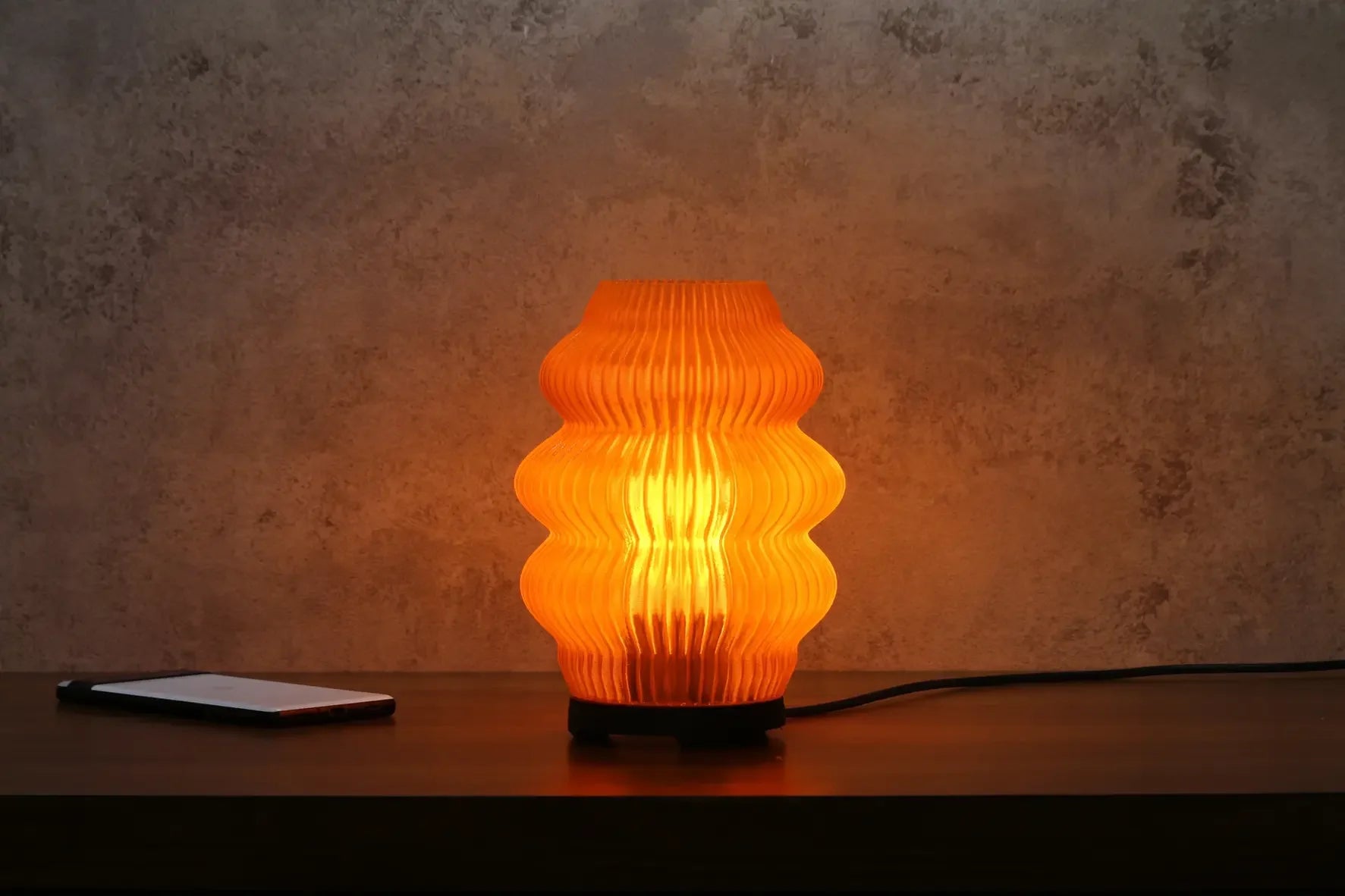 Noir ripple table lamp