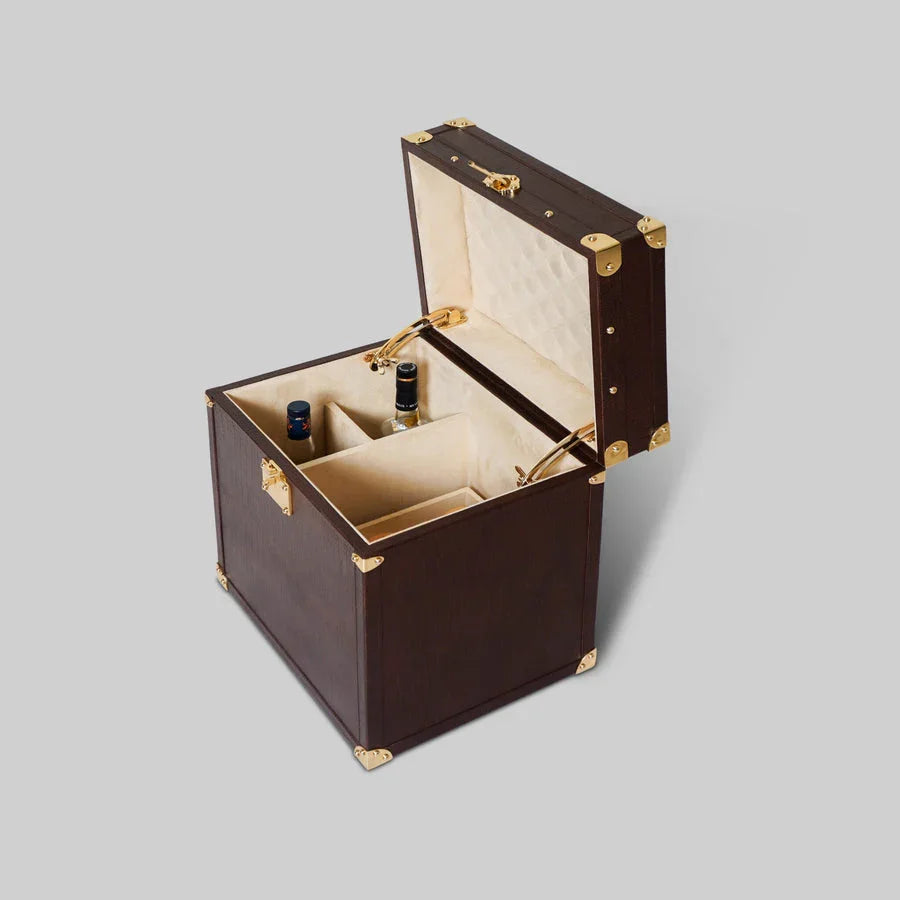 The Trunk Bar | Brown
