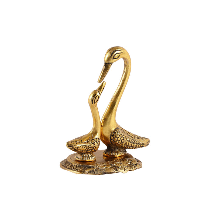 Metal Swan Pair Decorative Showpiece