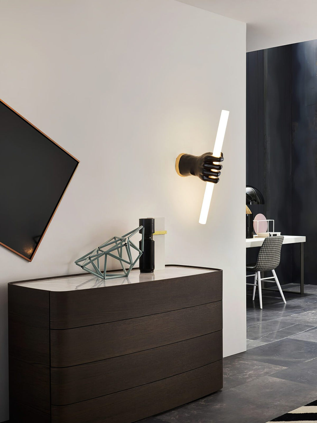 Modern Wall Light with Hand-Holding Tube Design – Creative LED Wall Lamp for Living Room