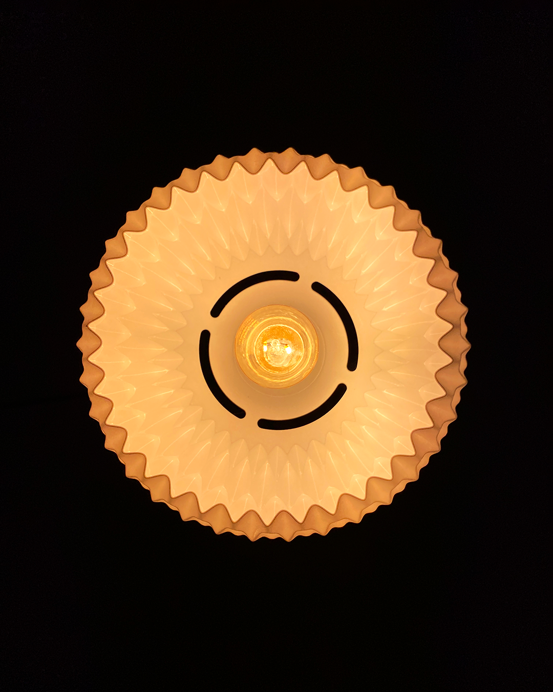 Wavy Pendant Pendant Lamp