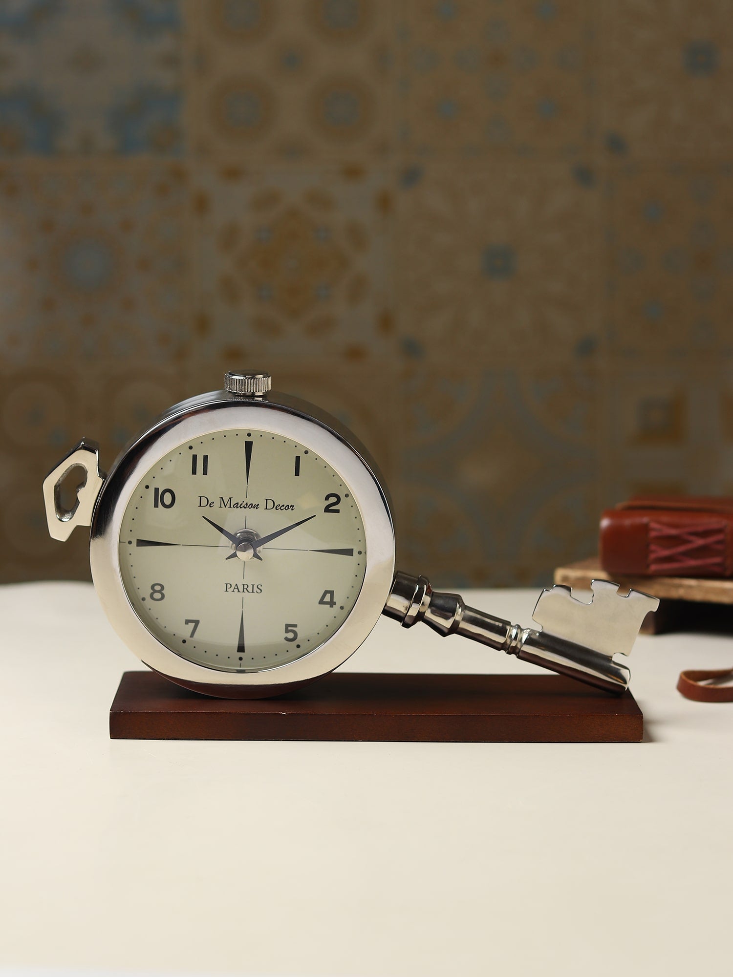 Areios Table clock In